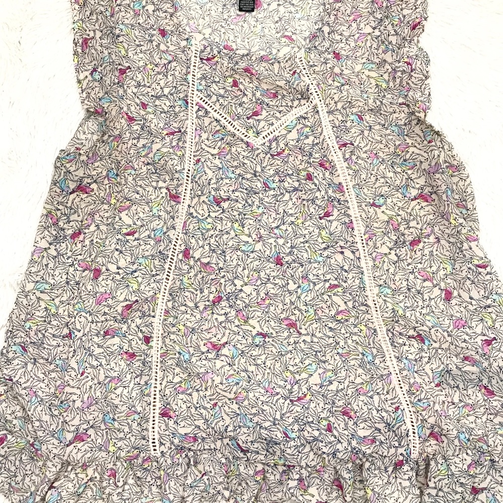 🐦 Sheer Ruffle Bird Print Top 🐦 - Picture 2 of 2